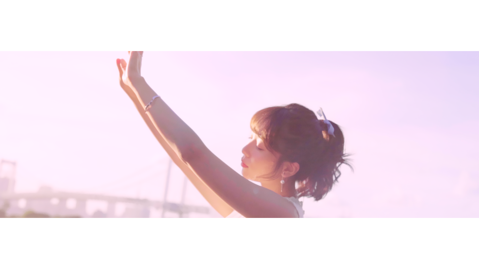 キャリー・ライ新曲「Hydr8」MV