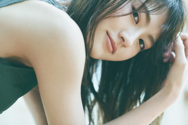 元乃木坂46女優・若月佑美、「Oggi」美容専属モデル
