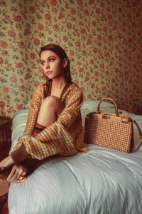Iris Law（アイリス・ロウ）／フェンディ、#FendiPeekabooプロジェクト