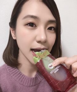 青木菜奈(あおき・なな)ハーゲンダッツ・クリスピーサンド『抹茶アンサンブル』2020年5月(C)ACTRESS.撮影